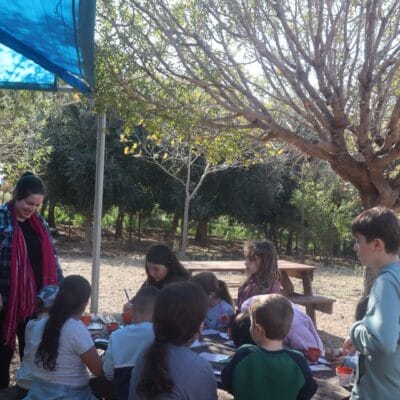 פעילות טו בשבט עם מפוני שלומי